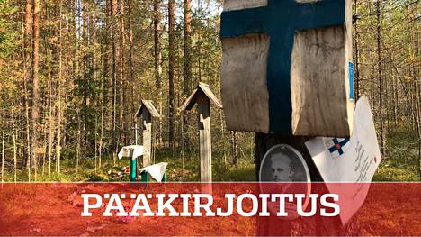 Sandarmohin joukkohaudoilla on muistomerkkejä myös suomalaisille Stalinin vainojen uhreille Venäjän Karjalassa.