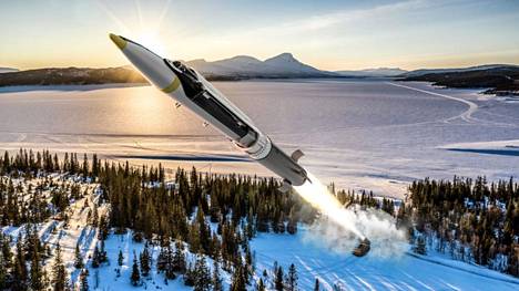 Boeing ja Saab ovat sovittaneet SDB-liitopommin raketinheittimestä laukaistavaksi täsmäaseeksi. Järjestelmää kutsutaan nimellä GLSDB.