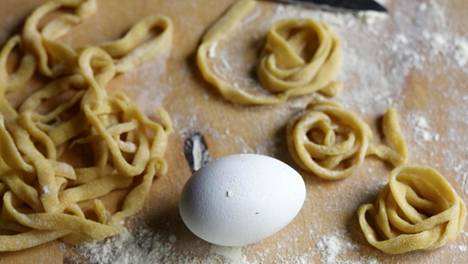 Näin teet pastaa itse ilman pastakonetta – yllättävän helppoa! -  Ajankohtaista - Ilta-Sanomat