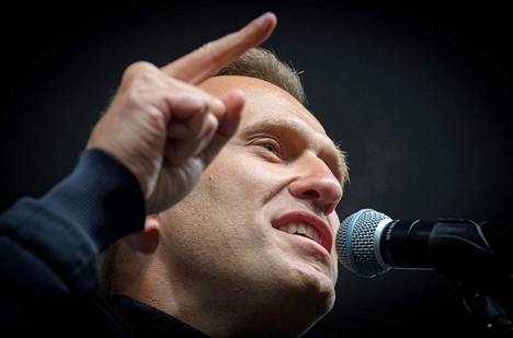 Aleksei Navalnyi on Venäjän vaikutusvaltaisimpana pidetty oppositiojohtaja, joka on erikoistunut esimerkiksi Venäjän johtavien poliitikkojen salattujen omistusten paljastamiseen.