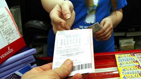 Valmiit lottorivit luodaan satunnaisesti. On teoriassa mahdollista, että useampi lottoaja saa saman valmisrivin.