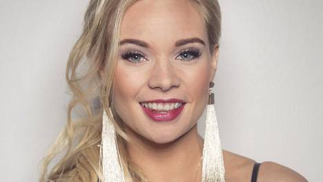 Hannaleena Laaksamo valittiin juuri äsken tuoreeksi Miss Helsingiksi Jessica Ruokolan luovuttua kruunusta.
