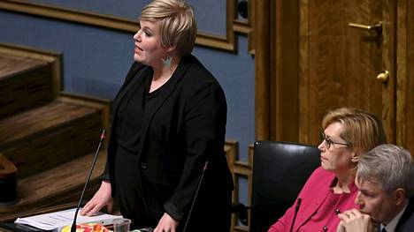 Vastauksen Sirénille antoi Lindénin puolesta valtiovarainministeri Annika Saarikko.