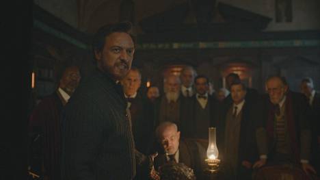 Lordi Asrielia näyttelevä James McAvoy on tuttu muun muassa viime vuosien X-Men-seikkailuista, joissa hän on esittänyt professori Charles Xavieria.