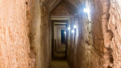 Arkeologisissa kaivauksissa löytyneen tunnelin uskotaan johtavan Kleopatran hautapaikalle. 