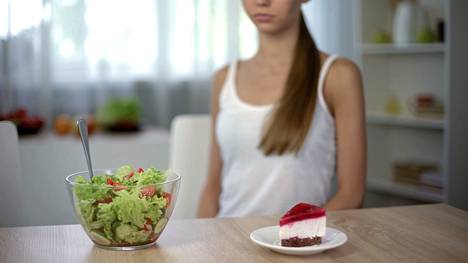 Erityisesti syömishäiriöt lisääntyivät runsaasti korona-aikana.