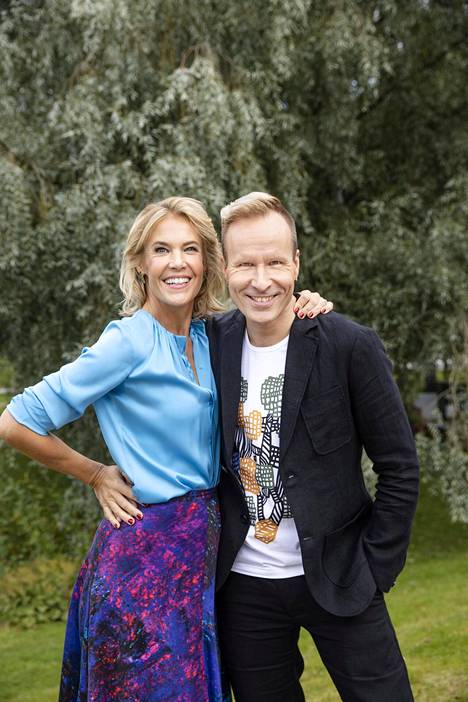 Ella Kanninen ja Mikko Kekäläinen ovat juontaneet ohjelmaa yhdessä viime vuodesta lähtien.