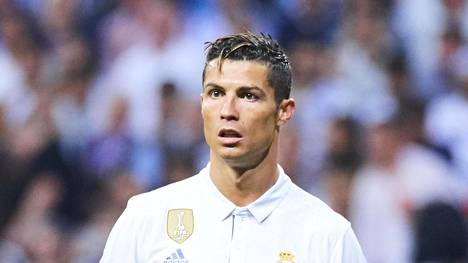 Cristiano Ronaldo pääsi Der Spiegelin mukaan eroon raiskaussyytteistä pulittamalla ison summan rahaa.