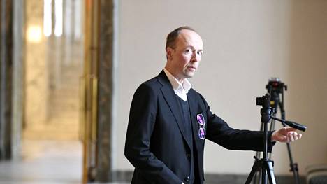 Perussuomalaisten puheenjohtajan tehtävästä elokuussa väistynyt Jussi Halla-aho tienasi viime vuonna alle 89 000 euroa. 