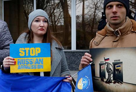 Ukrainalaiset vaativat tukea laivastolleen mielenilmauksessa maanantaina.