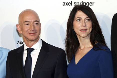 Jeff Bezos erosi vaimostaan vuonna 2019.