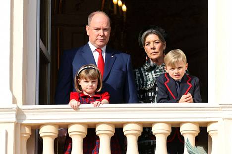 Ruhtinas Albert ja ruhtinasparin lapset, Gabrielle ja Jacques, osallistuivat pyhän Devotan päivän juhlallisuuksiin ilman Charlenea. Kuvassa myös Hannoverin ja Monacon prinsessa Caroline.