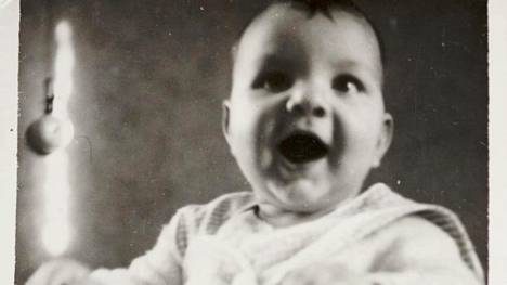 POHJANMAA 1960-LUVUN ALUSSA. ”Olen ehkä kuusikuukautinen, ison perheen kuopus.”