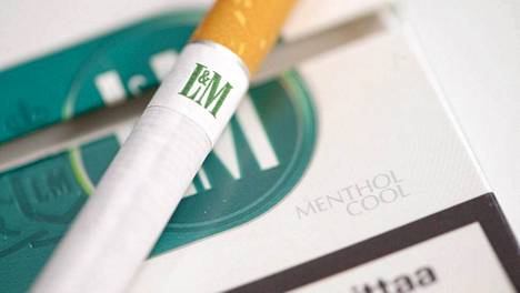 Joka neljäs savuke on mentolia, mutta nyt sen röyhyttely loppuu – keskiviikkona tulee voimaan myös muita kieltoja