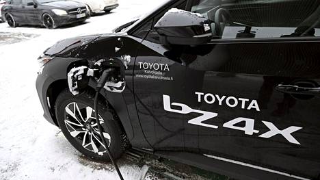Toyota osallistuu riippumattomaan testiin Norjassa vain etuvetoisella sähköautollaan. 