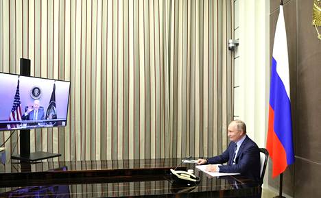 Putin neuvotteli videoyhteydellä presidentti Joe Bidenin kanssa 7. joulukuuta.
