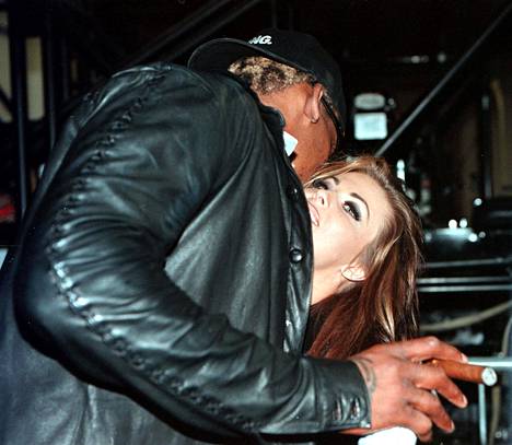 Carmen Electra Reveals She And Dennis Rodman Had Sex All Over The Chicago Bulls Practice Facility