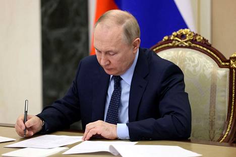 Venäjän presidentti Vladimir Putin kuvattuna 10. toukokuuta.