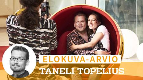 Raha ei tee Eeviä (Elsa Saisio) ja hänen miestään Karia (Antti Luusuaniemi) onnelliseksi elokuvassa Kaikki oikein.