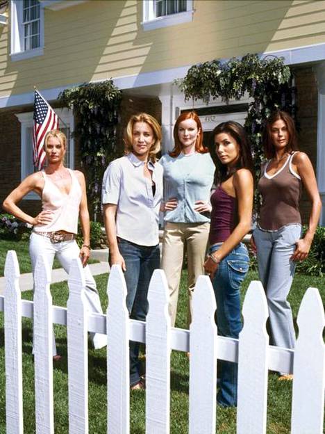 Täydelliset naiset -sarjan tähdet Felicity Huffman, Marcia Cross, Eva Longoria ja Teri Hatcher vuonna 2004. 