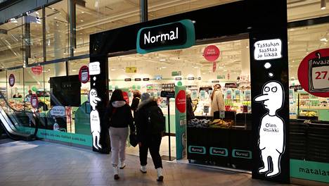 Ensimmäinen Normal-ketjun myymälä avattiin Espoon kauppakeskus Selloon.