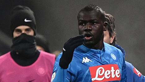 Napolin Kalidou Koulibaly joutui rasismin kohteeksi Milanossa.