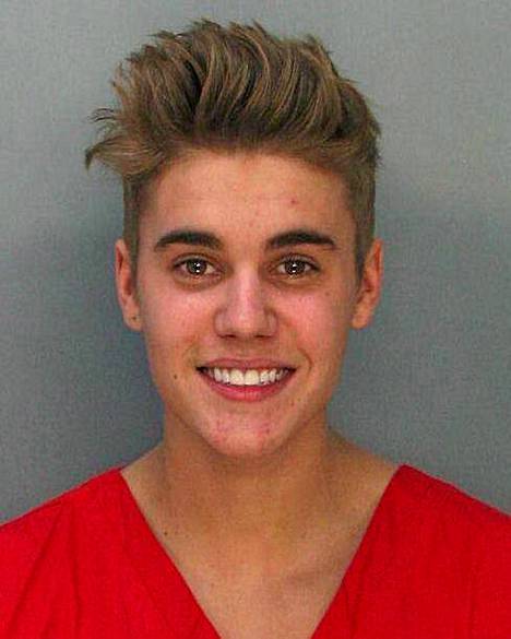 Miamin poliisi julkaisi Justin Bieberin pidätyskuvan tänään.