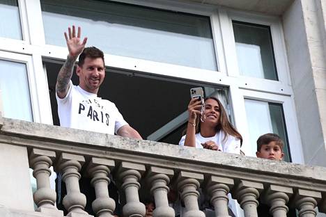 Lionel Messi saapui perheineen Pariisiin elokuussa. 