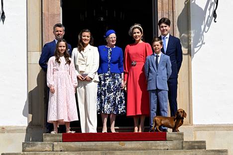 Kruununprinssi Frederikin ja prinsessa Maryn lapset Josephine (edessä vas.), Isabella, Vincent ja Christian saavat pitää tittelinsä. 