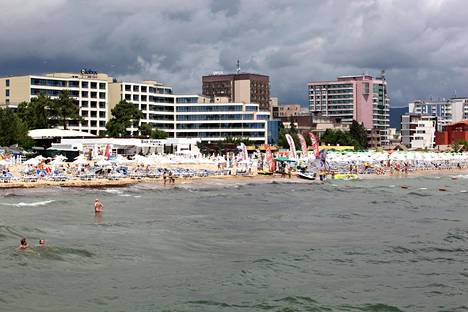 Sunny Beach tunnetaan bileistään ja rannoistaan.