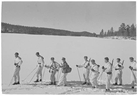 Suomalainen hiihtopartio Tsirkka-Kemijoen suunnalla vuonna 1944.