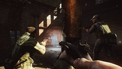 Escape From Tarkov on taktinen hardcore-verkkoräiskintä, jossa on myös ripaus roolipeleistä tuttuja elementtejä.