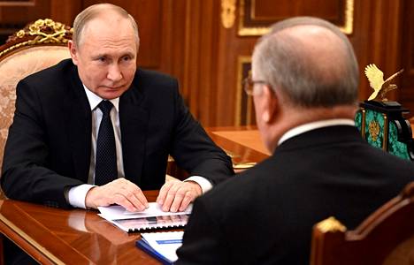 Venäjän itsevaltiaan johtajan Vladimir Putinin mukaan Azovstalin tehdasalueelle rynnäköimiselle ei ole tarvetta.