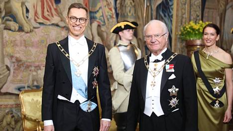 Stubb ja Kaarle Kustaa osallistuivat Kuninkaanlinnassa järjestetylle juhlaillalliselle.