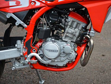 SWM:n 125-kuutioinen moottori on nelitahtinen.