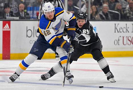 Kapanen's (left) hometown changed from Pittsburgh to St. Louis.