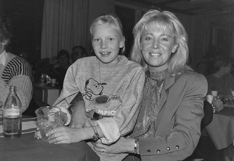 Berit ja tyttärensä Maria vuonna 1985.