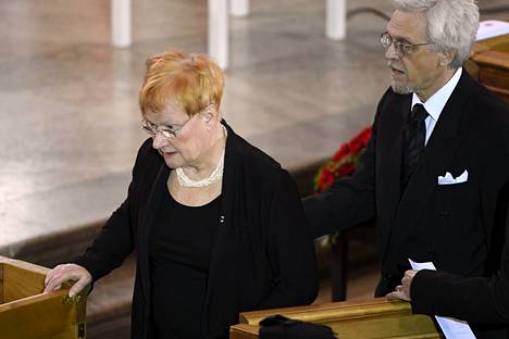 Presidentti Tarja Halonen ja Pentti Arajärvi.