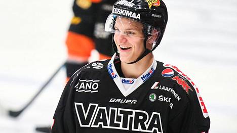 JYPiä edustanut Joakim Kemell varattaneen ensimmäisenä suomalaispelaajana NHL:n varaustilaisuudessa tällä viikolla.