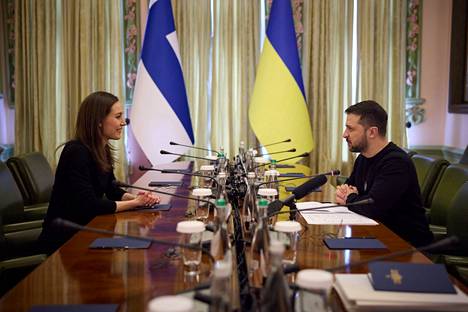 Pääministeri Sanna Marin kertoi saapuneensa Kiovaan tänä nimenomaisena ajankohtana presidentti Volodymyr Zelenskyin kutsusta. 