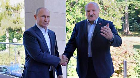Vladimir Putin (vas.) ja Aljaksandr Lukashenka tapasivat toisensa viimeksi 26. syyskuuta Sotshissa.