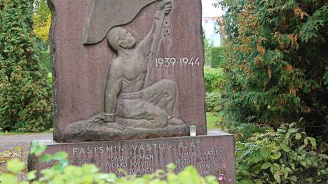 Fasismin vastustajien muistomerkki paljastettiin 1960-luvulla.