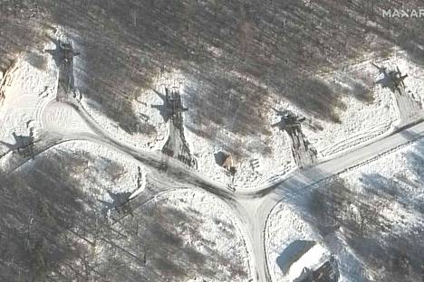 Satelliittikuva Venäjän SU-25-maataistelukoneista Valko-Venäjällä 4. helmikuuta.