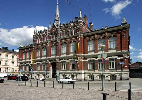 Designmuseo sijaitsee Korkeavuorenkadulla Helsingissä. Rakennuksen on suunnitellut Gustaf Nyström vuonna 1894.