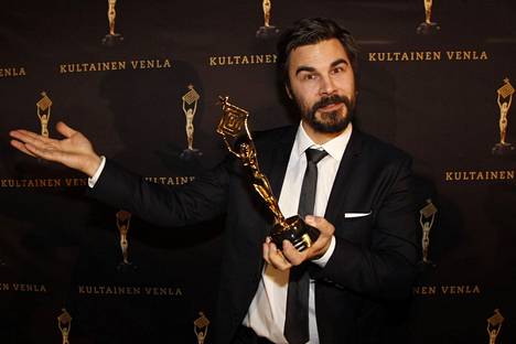 Lindström ja Noin viikon uutiset voittivat vuoden 2018 Venla-gaalassa Vuoden parhaan komedia- ja sketsiohjelman palkinnon.
