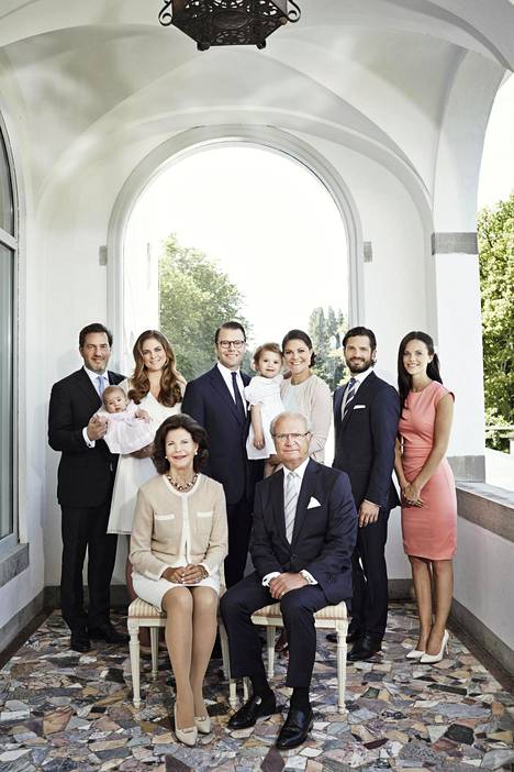 Kuningas Kaarle XVI Kustaa teki päätöksen pienentää kuninkaallista perhettään.