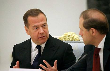 Venäjän entinen presidentti ja pääministeri Dmitri Medvedev on puhunut jyrkkäsanaisesti Venäjän hyökkäyssodan puolesta ja länsimaita vastaan.