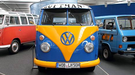 Kuvassa vuoden 1965 junakeulamalli saksalaisissa kilvissä. Suomessa riideltiin eri VW-yksilöstä.
