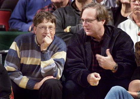 Microsoftin perustajat Bill Gates ja Paul Allen kuvattiin NBA-ottelussa Seattlessa vuonna 2003.