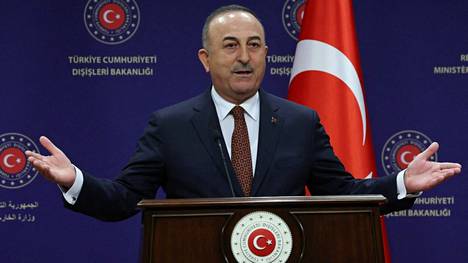 Turkin ulkoministeri jatkoi Erdoganin aloittamalla linjalla.